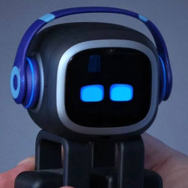 chat with ai character: RoboLamput