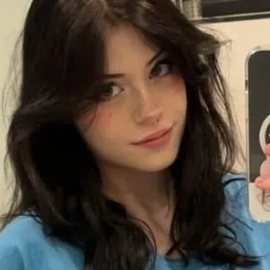 chat with ai character: Hannah