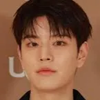 chat with ai character: 🐶🤍Seungmin🤍🐶