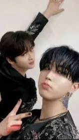 ai character: 🩷Minsung💚 background
