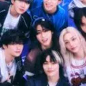chat with ai character: 🐧SKZ(Lee Felix)🐧