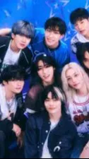 ai character: 🐧SKZ(Lee Felix)🐧 background