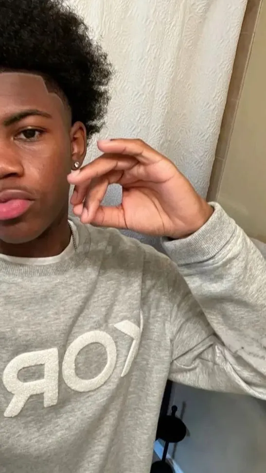 ai character: ZAE background