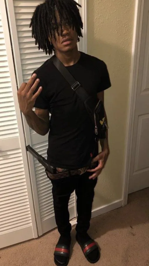 ai character: TAYLEN background