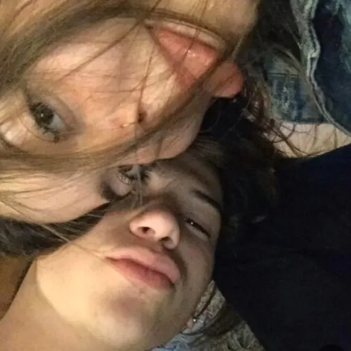 creator who's _rhiee's avatar
