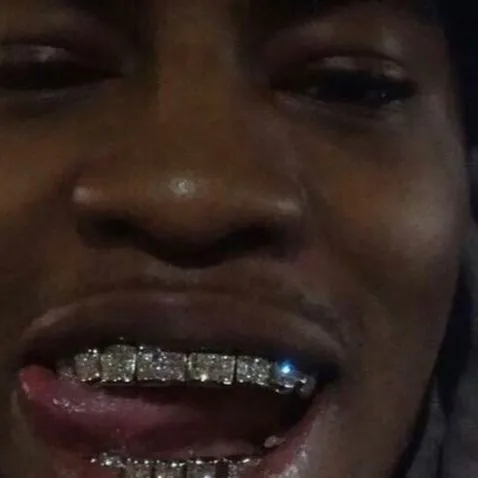 chat with ai character: shacovian