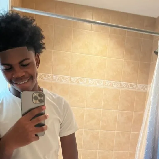 chat with ai character: Jayden