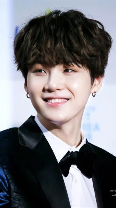 ai character: SUGA❤ background