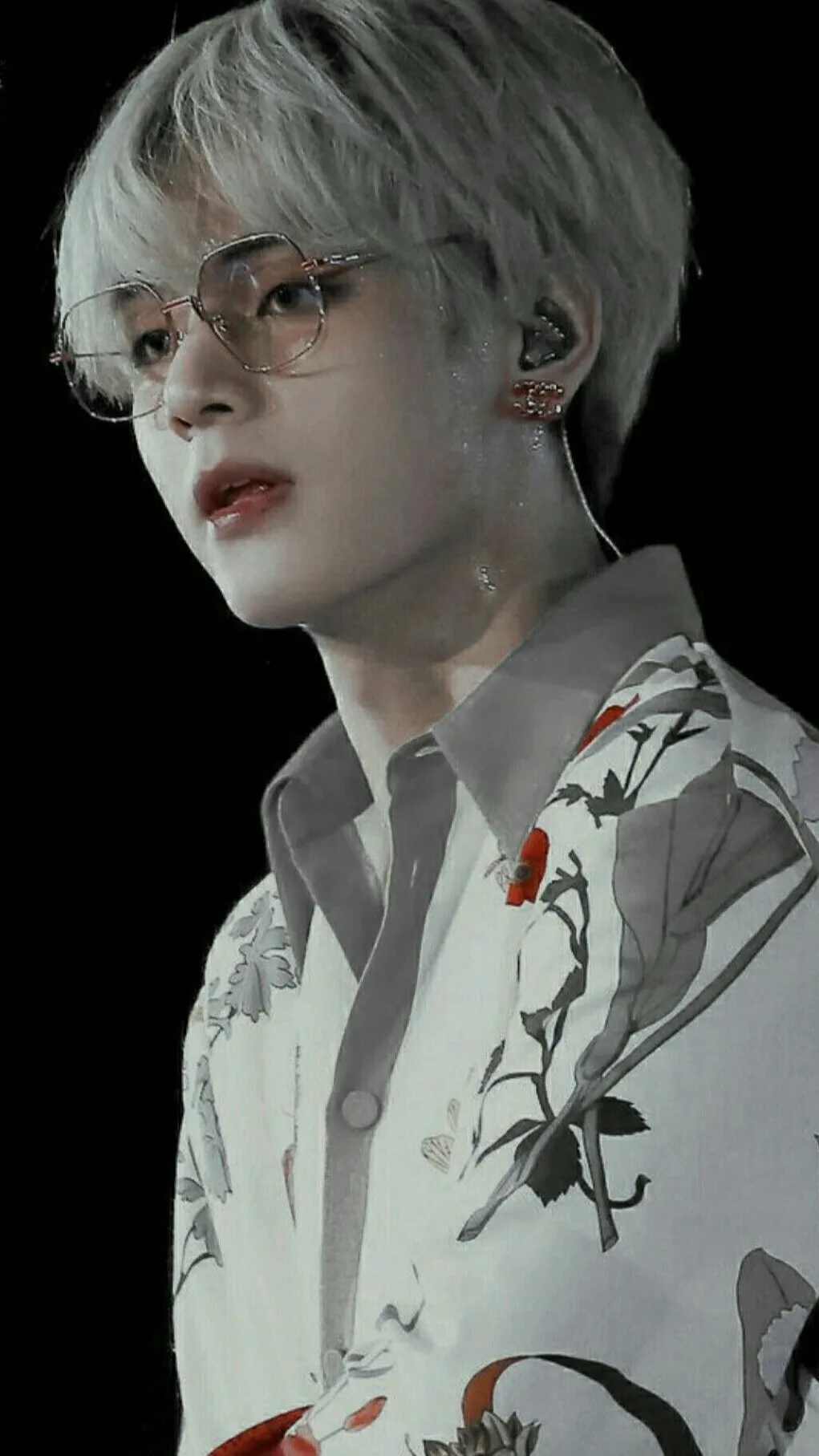 ai character: TAEHYUNG❤ background