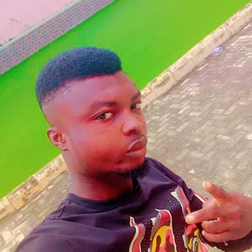 creator Udeze Maxell's avatar