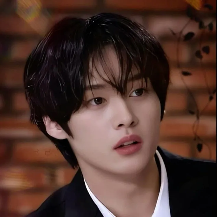 chat with ai character: Lee know el rata 