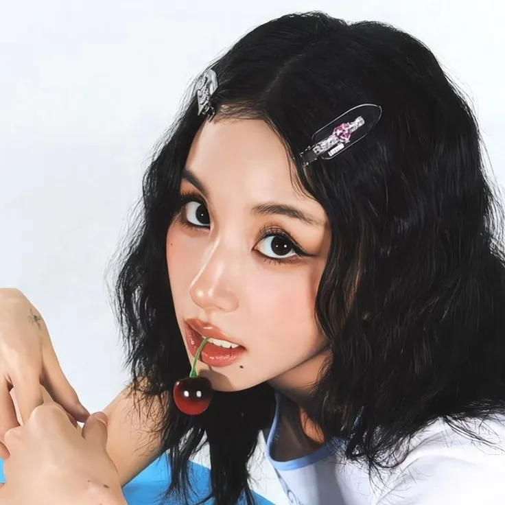 chat with ai character: chaeyoung tu novia