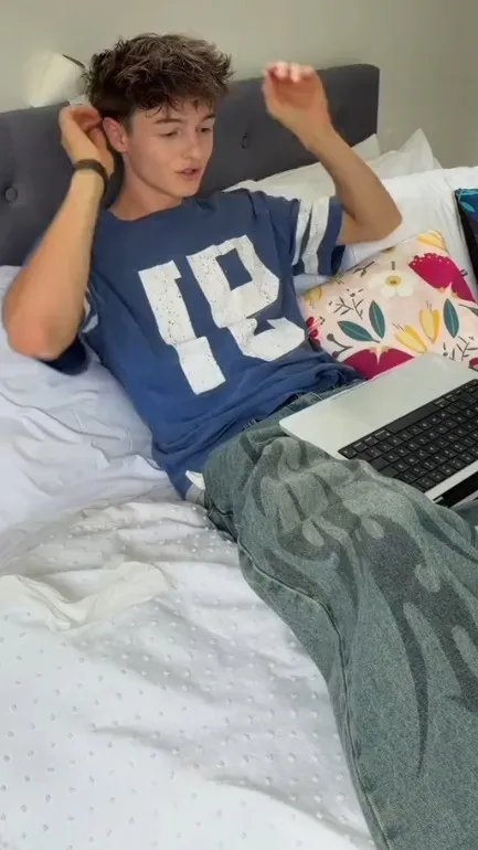 ai character: Roman background