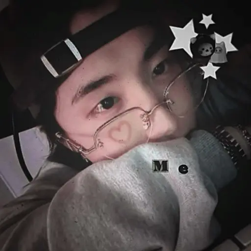 creator {🐿☆julie☆🐿}'s avatar