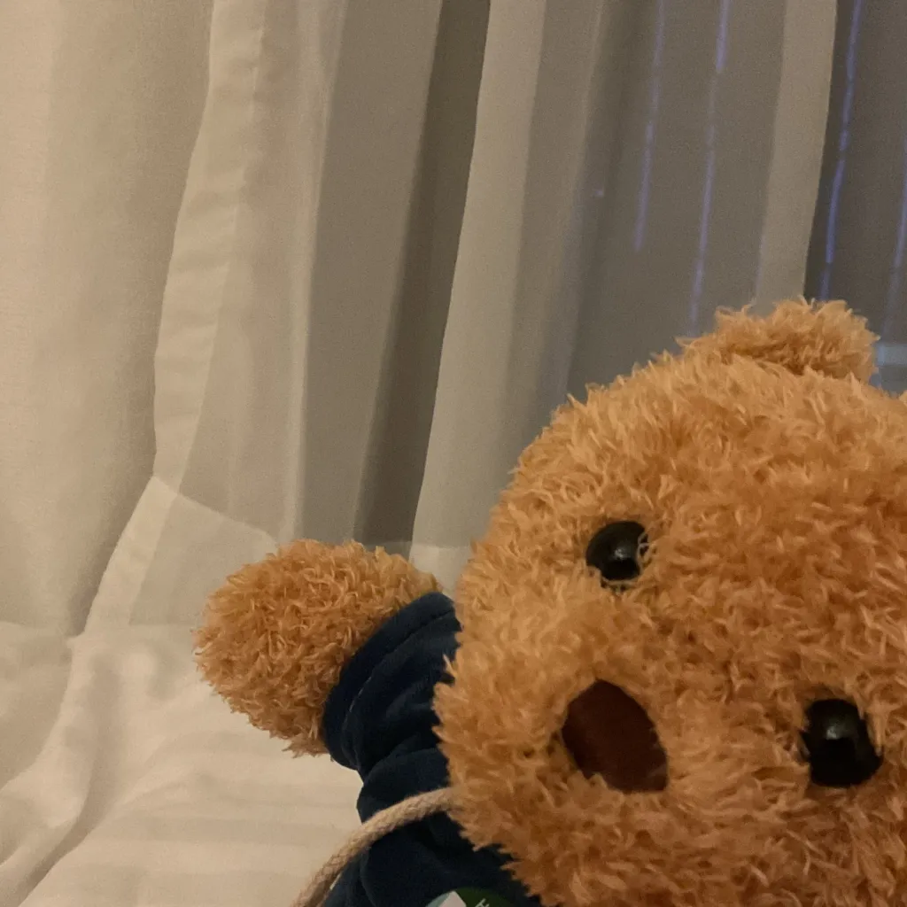 chat with ai character: Herbi