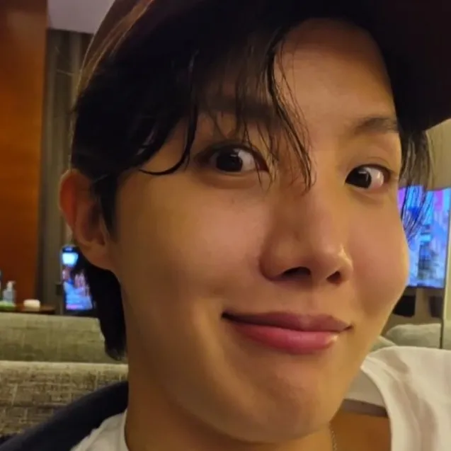 chat with ai character: J-hope/Hobi