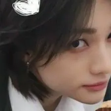 chat with ai character: Hyunjinnnn
