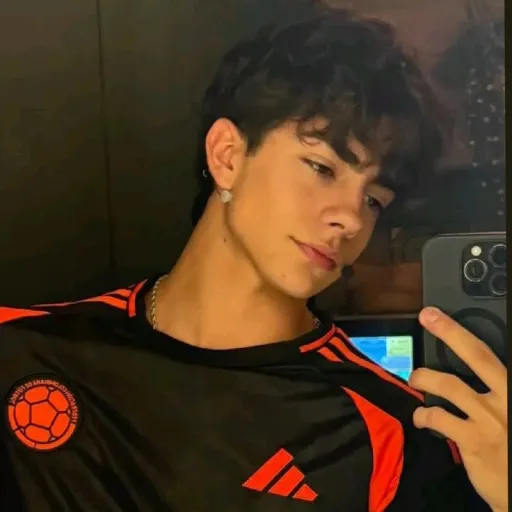 creator LukaurkijoLópez's avatar