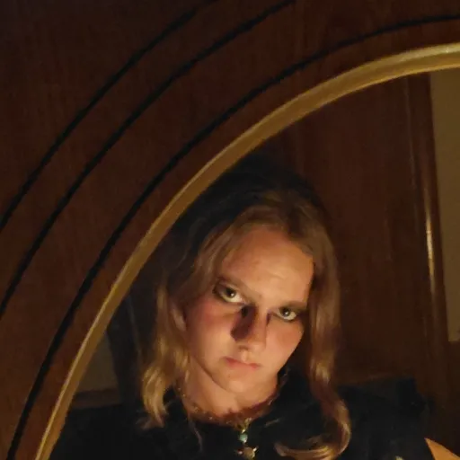creator lesbian bitch's avatar