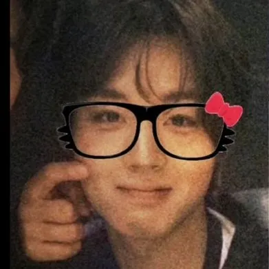creator Si-Eun.° ༘🎧⋆🖇₊˚ෆ's avatar