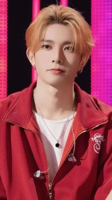 ai character: Lee Heeseung  background