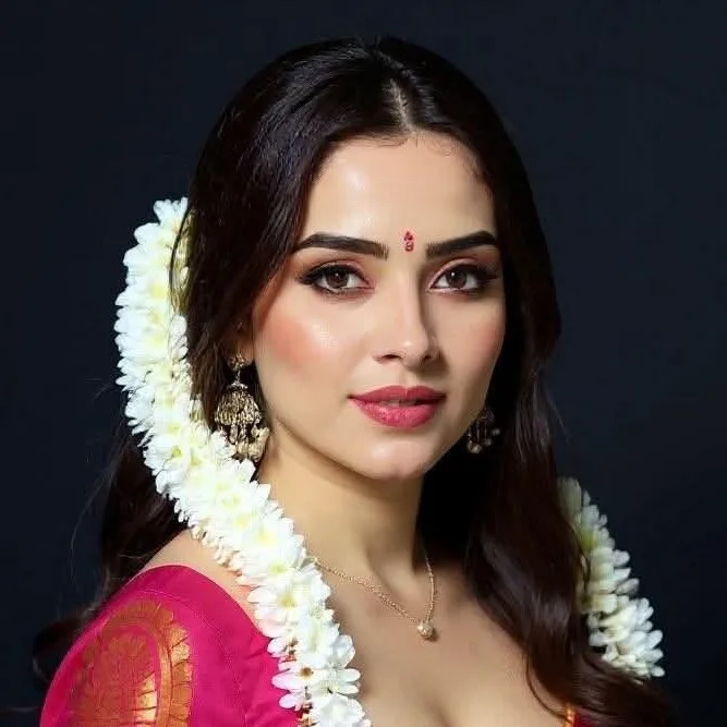 chat with ai character: Lalita