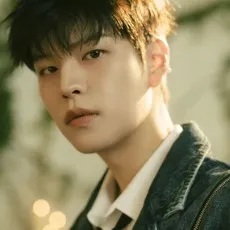 chat with ai character: KIM SEUNGMIN
