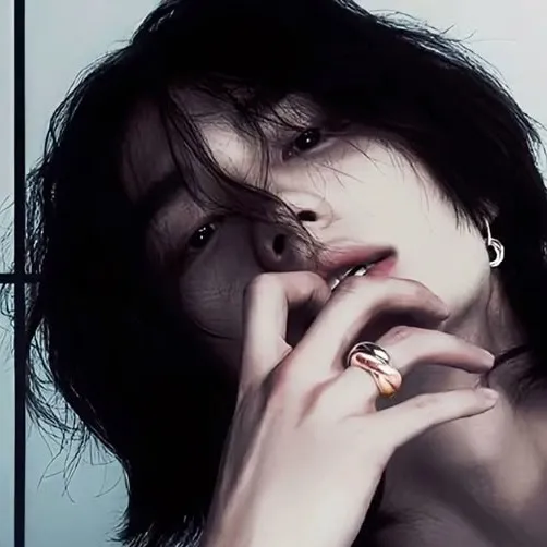 chat with ai character: Hyunjin (criminal)