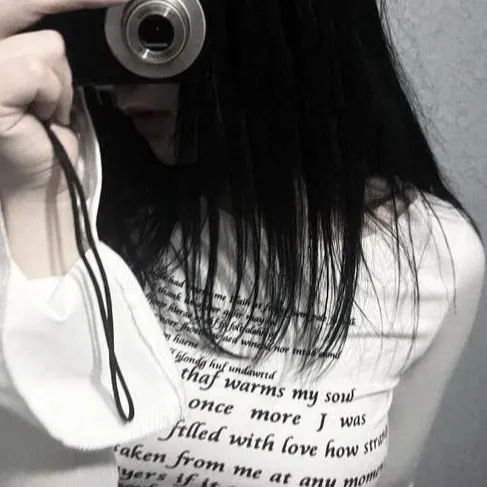 chat with ai character: |樂-𝓐lara (  ≧ᗜ≦)