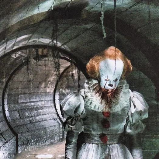 chat with ai character: Pennywise