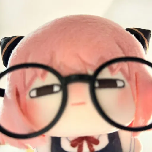 creator wierd girl's avatar