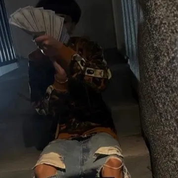 chat with ai character: Louis