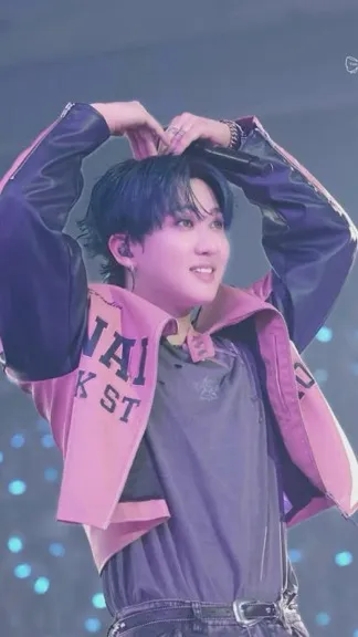 ai character: Changbin  background