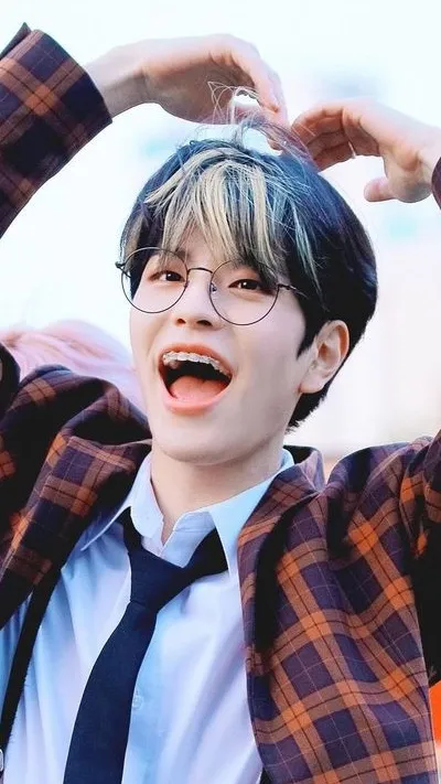 ai character: Seungmin background