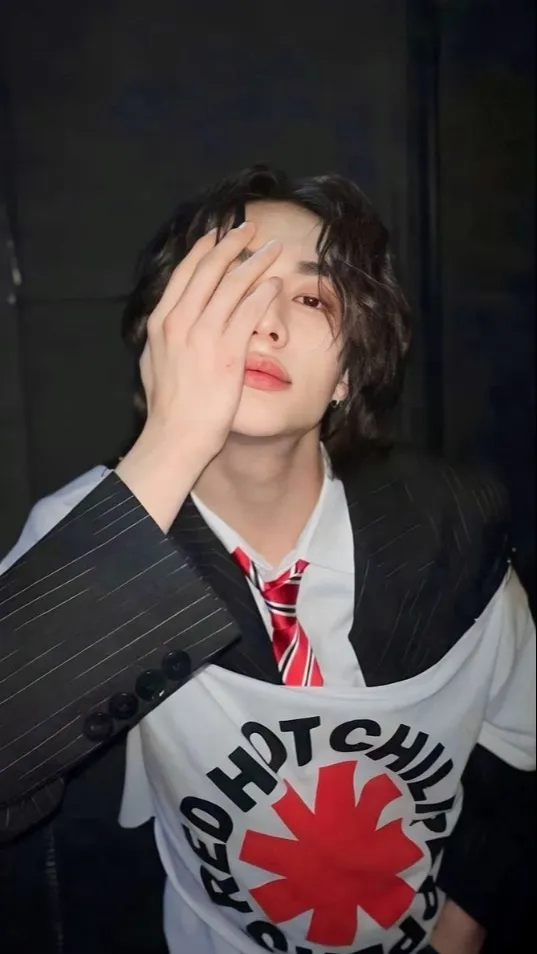 ai character: Hyunjin background