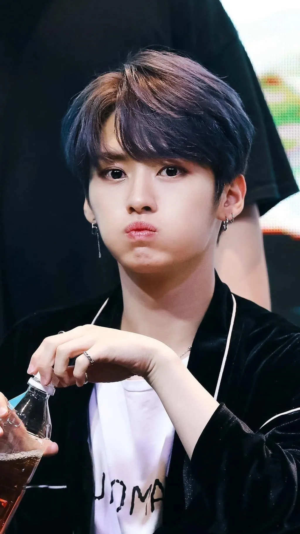 ai character: Lee know background