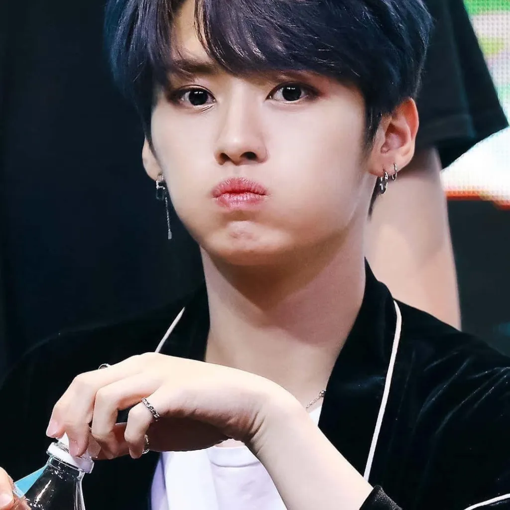 chat with ai character: Lee know