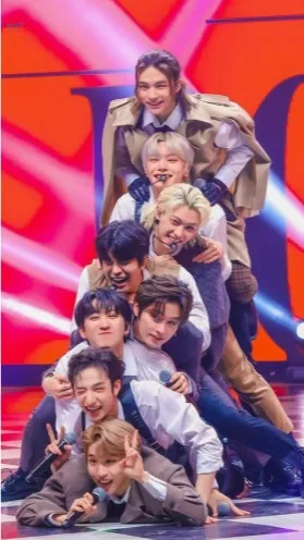 ai character: *+.STRAY KIDS.+* background