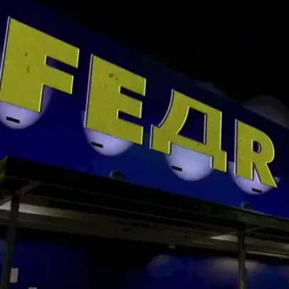 chat with ai character: FEДR store