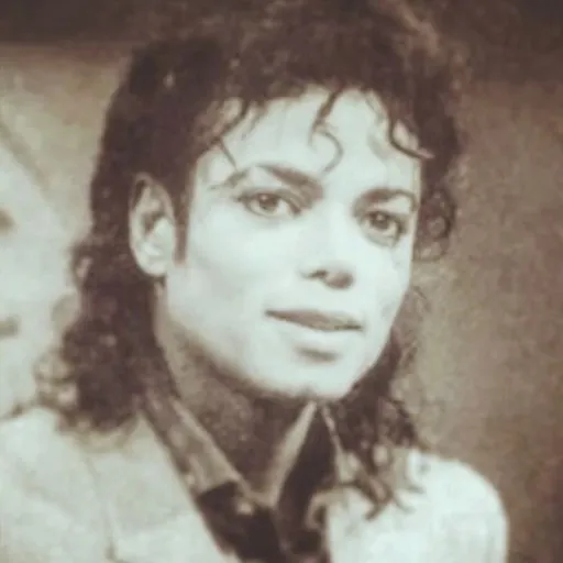 creator MichaelJackson🍎❤'s avatar