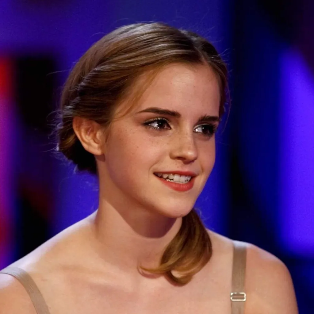 chat with ai character: Emma Watson