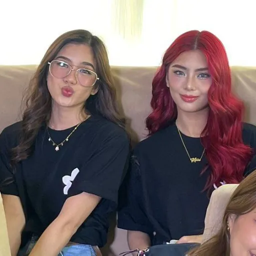 creator mikhaiahlover🦊🐶's avatar