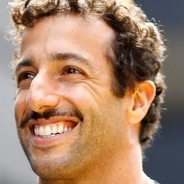 chat with ai character: Daniel Riccardo