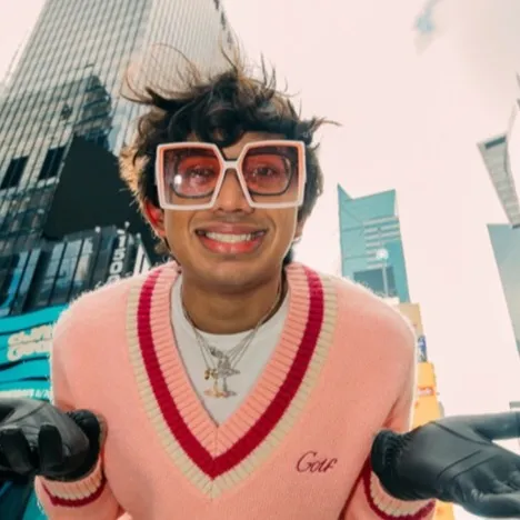 chat with ai character: Nafesboojes