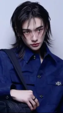 ai character: !Hyunjin! background