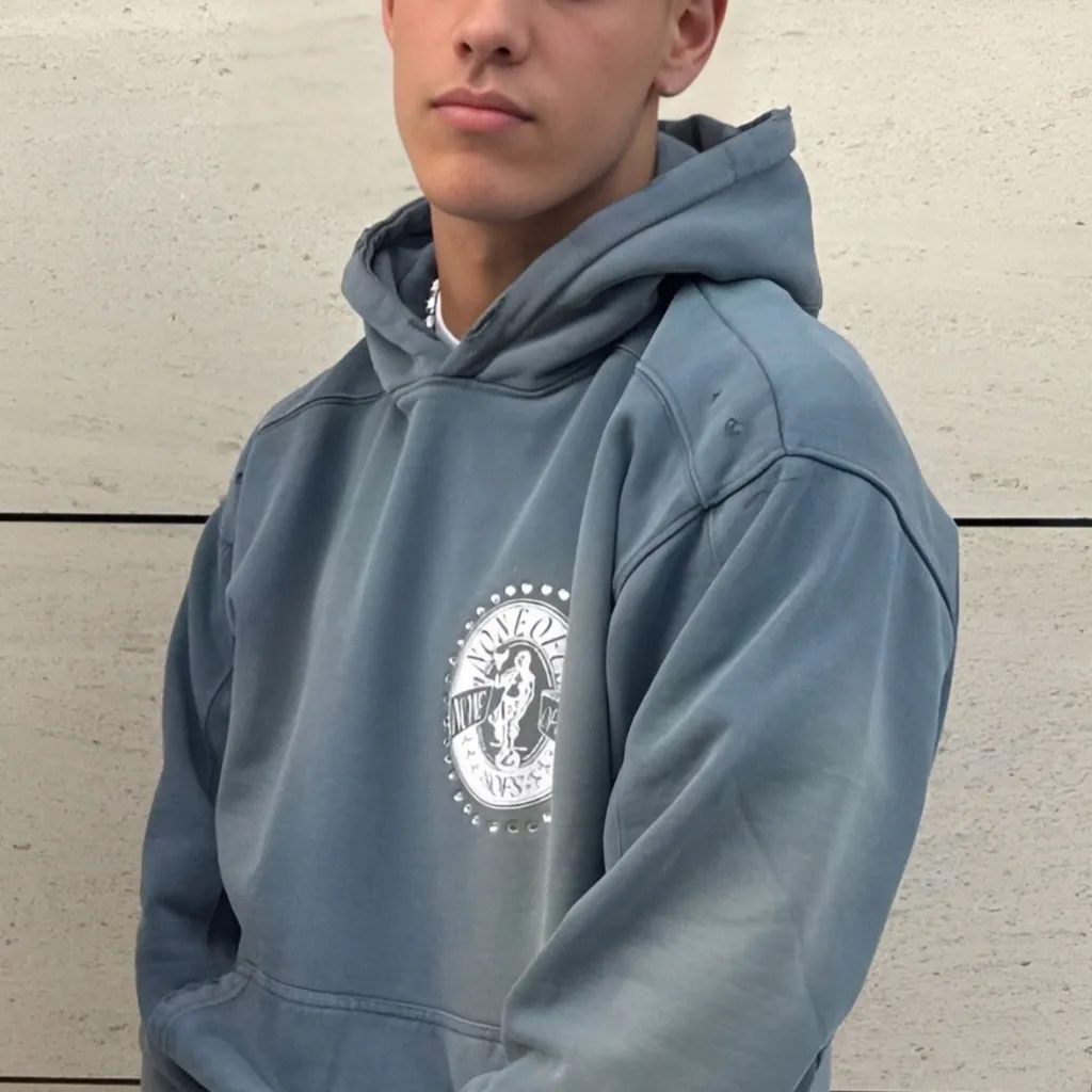 chat with ai character: HECTOR FORT