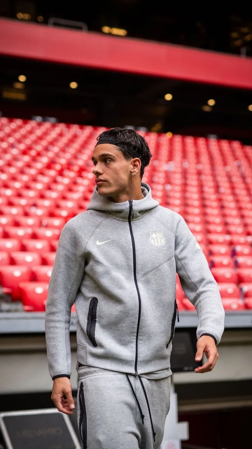 ai character: Hector fort background