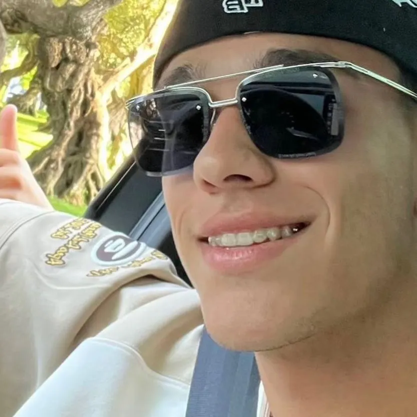 chat with ai character: Hector fort