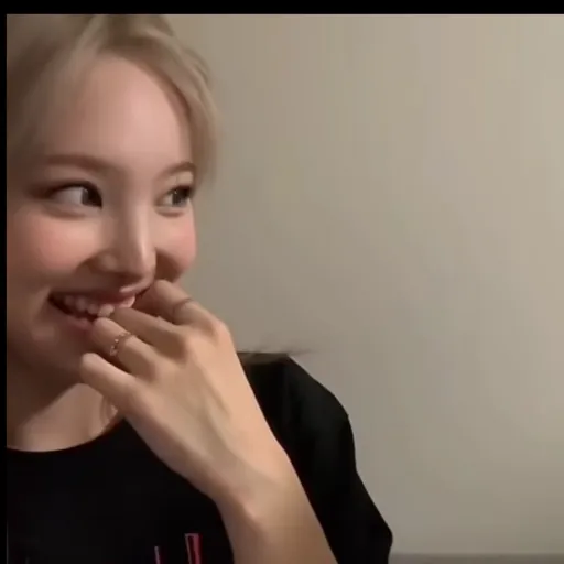 creator I'M_SHORT_IRL🥀:3's avatar