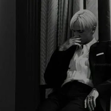 chat with ai character: Draco